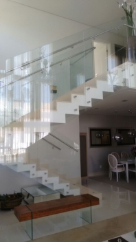 CORRIM�O EM VIDRO E INOX